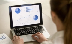 ����x���ھ��ͷ�ϵ�y