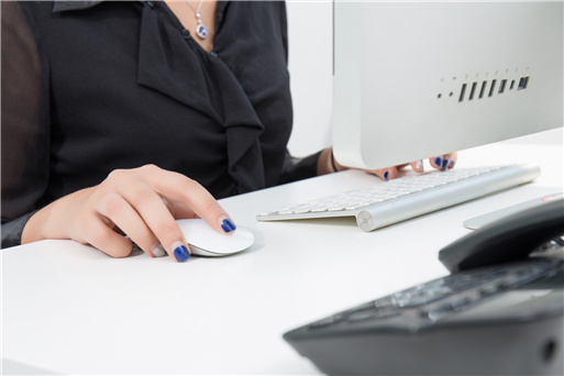 �ھ��ͷ�ϵ�y(t��ng)�ı׶�