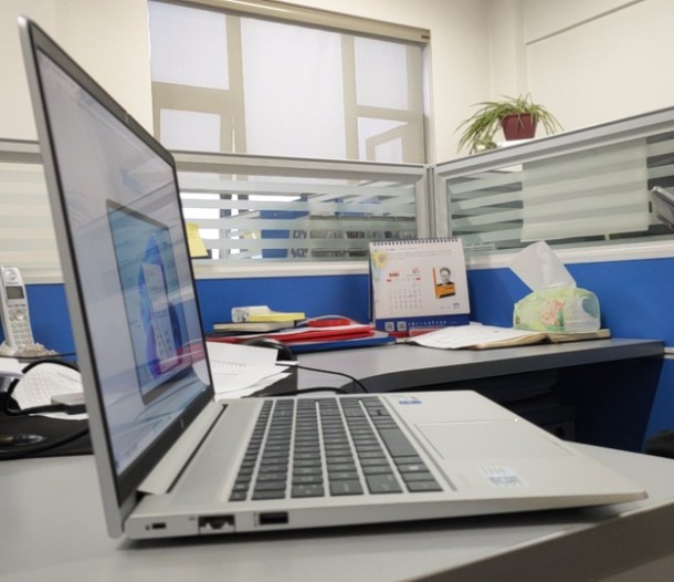 �͑������u��